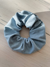 Load image into Gallery viewer, scrunchie *ready to ship*
